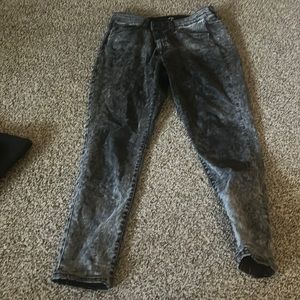 Size 32 Black Acid wash Denim.. Too big for me now.